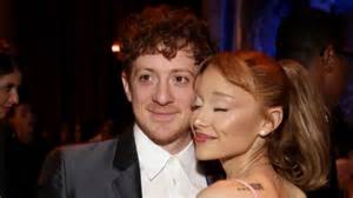 Are Cameron and Ariana still together?