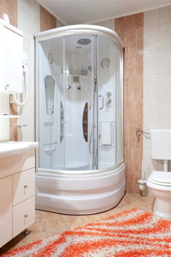 Do corner showers save space?