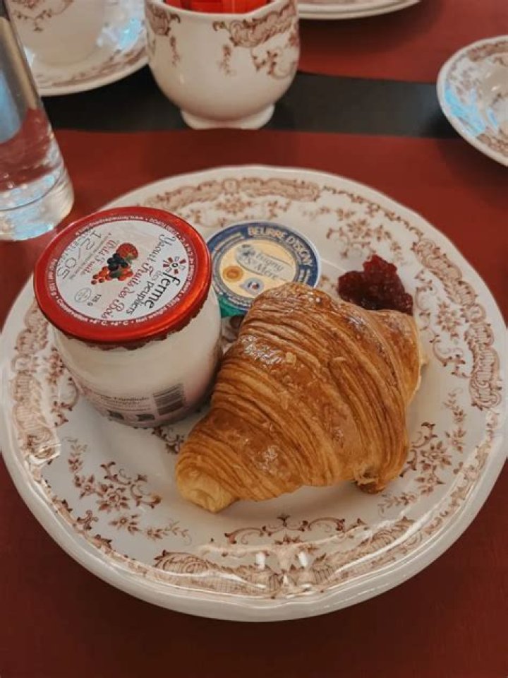 Do French people skip breakfast?