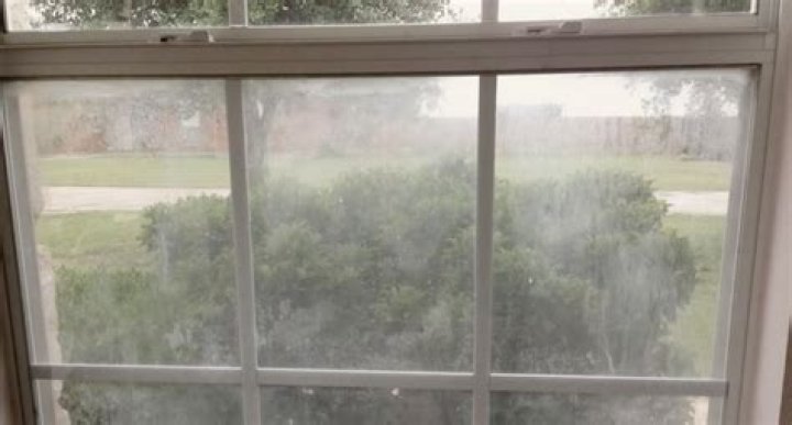 Does argon gas leak out of windows?