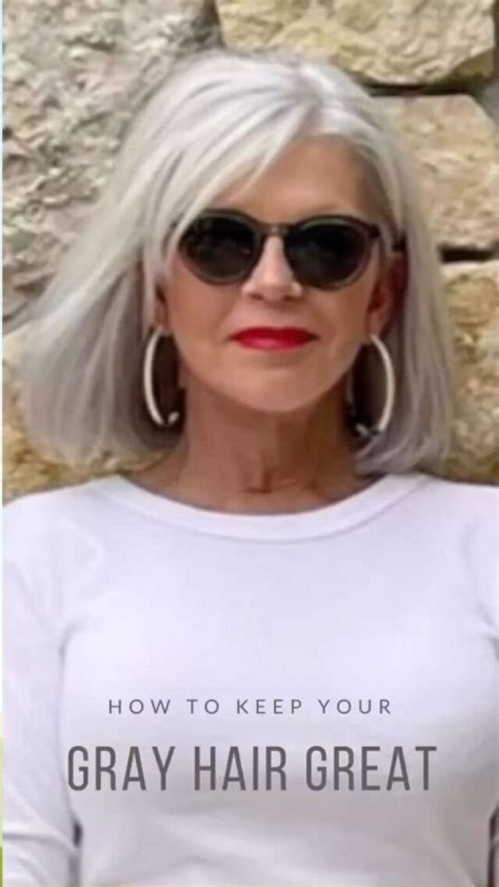 Does grey hair look better short or long?