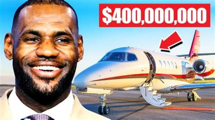 Does Mayweather own a jet?