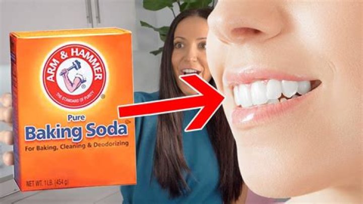 Is baking soda good for gums?
