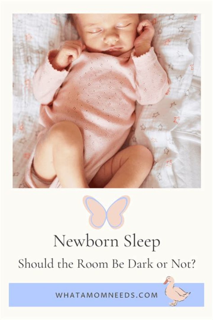 Should babies sleep in a dark room during the day?