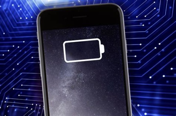 What causes a cell phone battery to lose its charge?