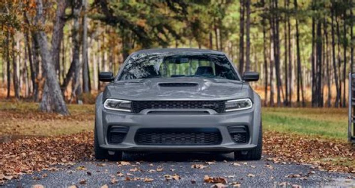 What does a stock Hellcat run in 1/4 mile?