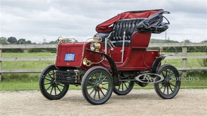 What is the oldest year car for Uber?