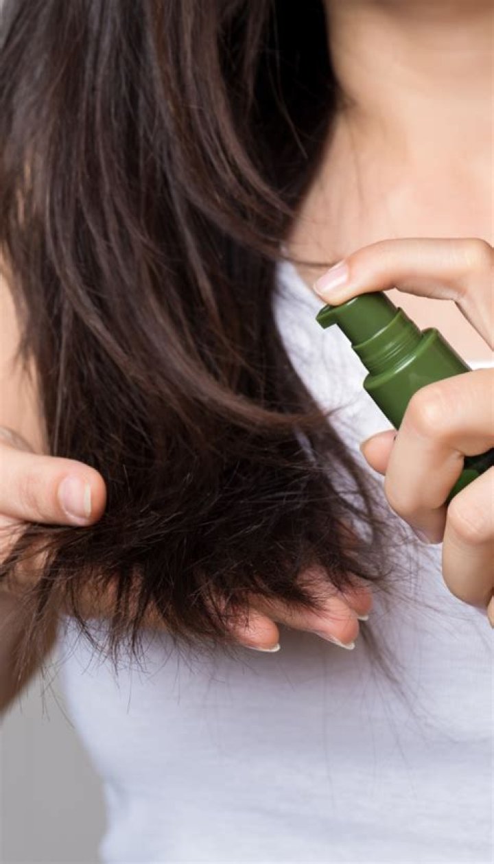 Which oil is best for hair breakage?
