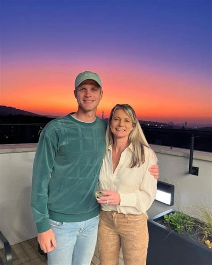 Who is Bosch girlfriend?